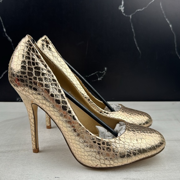 Riverberry Piper-01 Women’s Round Toe heel Gold Snake sz 7.5 - Picture 5 of 11